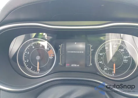 2019 Jeep Cherokee Latitude Plus Fwd z USA, uszkodzony, nr VIN 1C4PJLLB9KD482781